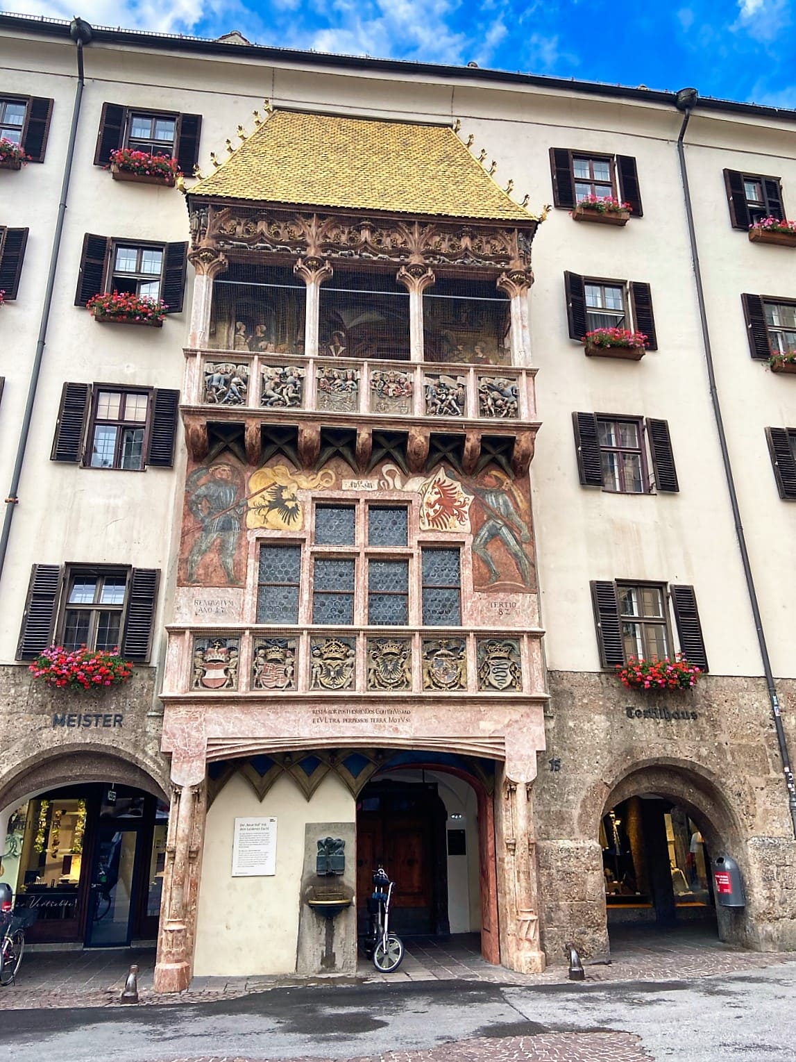 Rundreise Gardasee Verona Venedig das goldene Dachl in Innsbruck